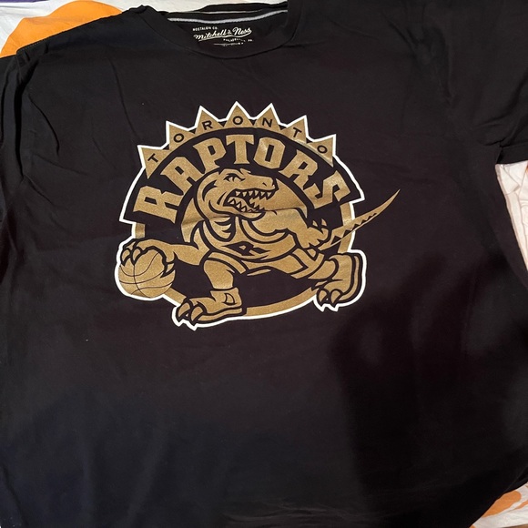 Mitchell & Ness Raptors Shirt - Picture 1 of 3